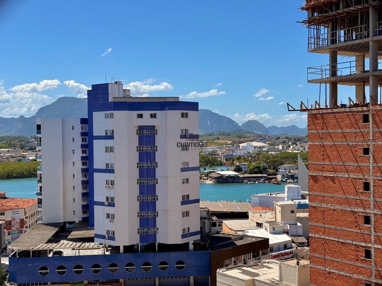 Apartamento à venda no Centro Guarapari: 03  quartos, sendo 01 Suíte, sala ampla, cozinha e área de serviço. 02 vagas na garagem.