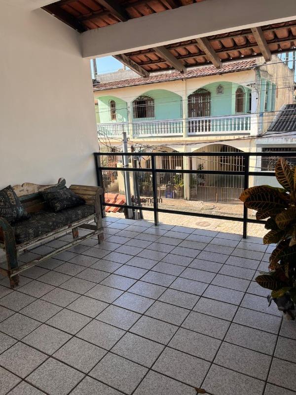 Casa à venda no Ibes: 5 quartos, 2 banheiros e 2 vagas.