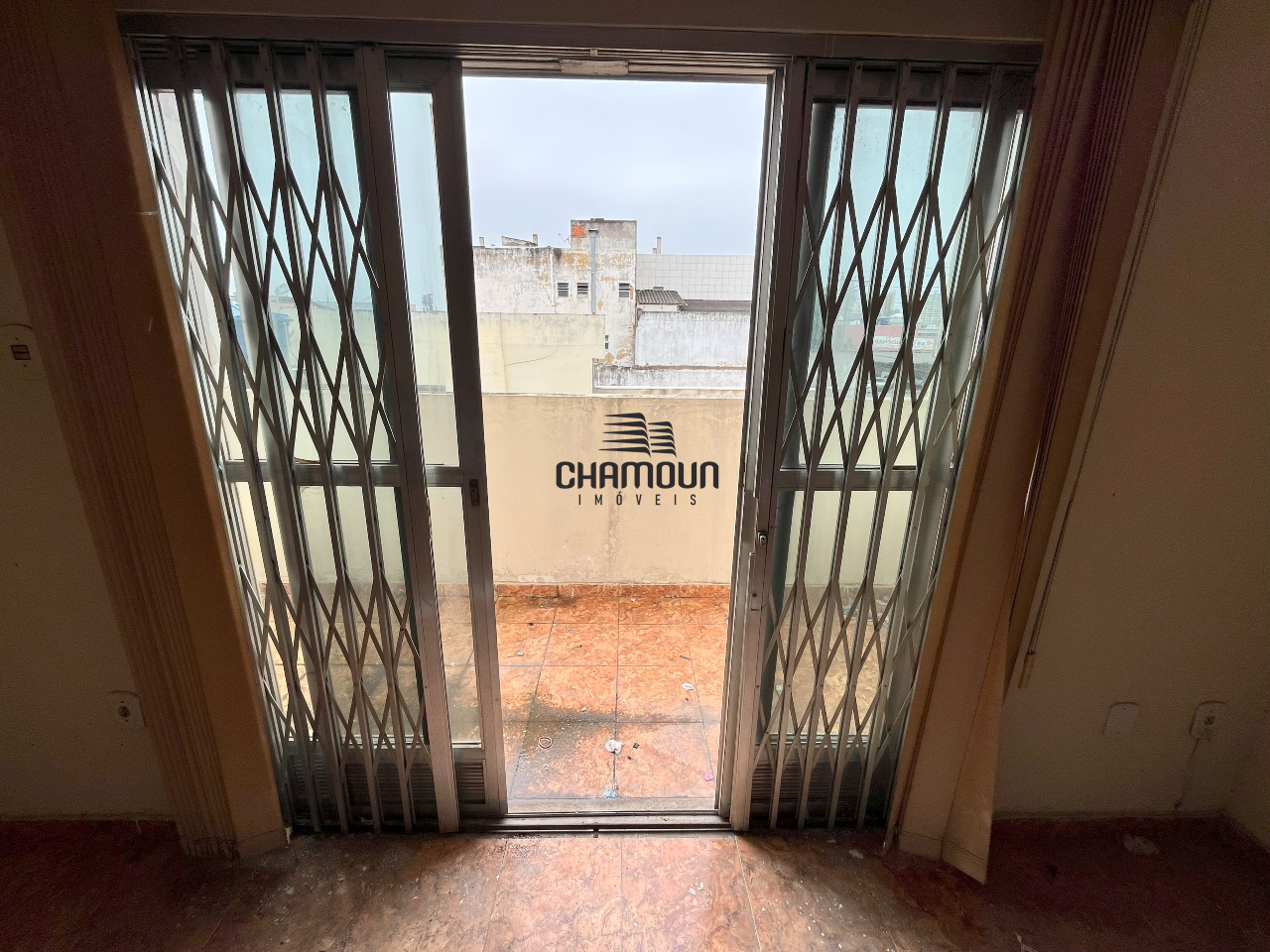 Apartamento à venda no Parque Leopoldina: Apartamento na Avenida Alberto Torres próximo da antiga Faculdade de Filosofia de Campos.