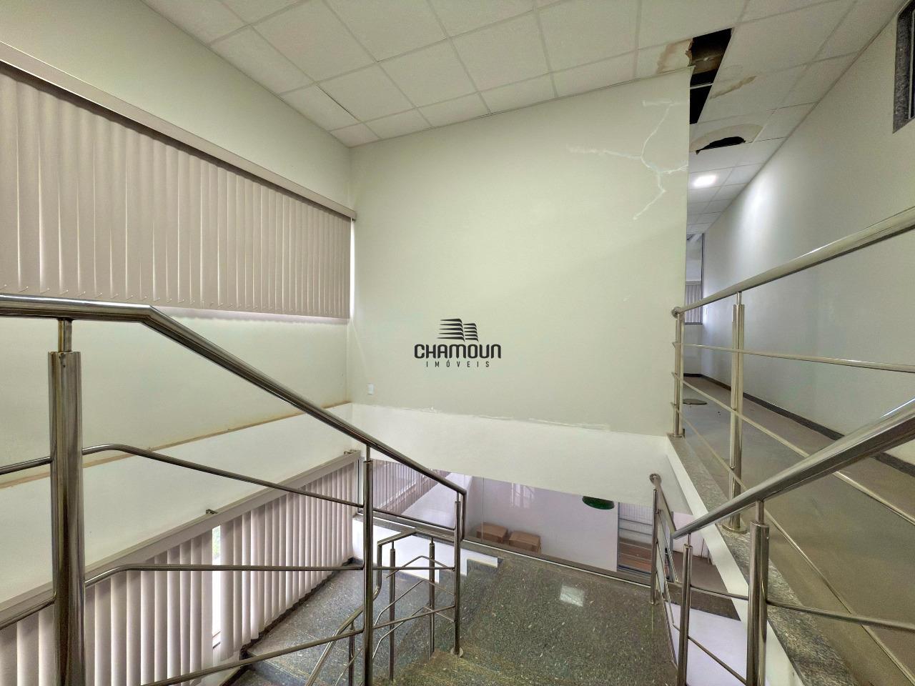 Galpão à venda no Itapebussu: Prédio comercial á venda com 440m2 com estacionamento