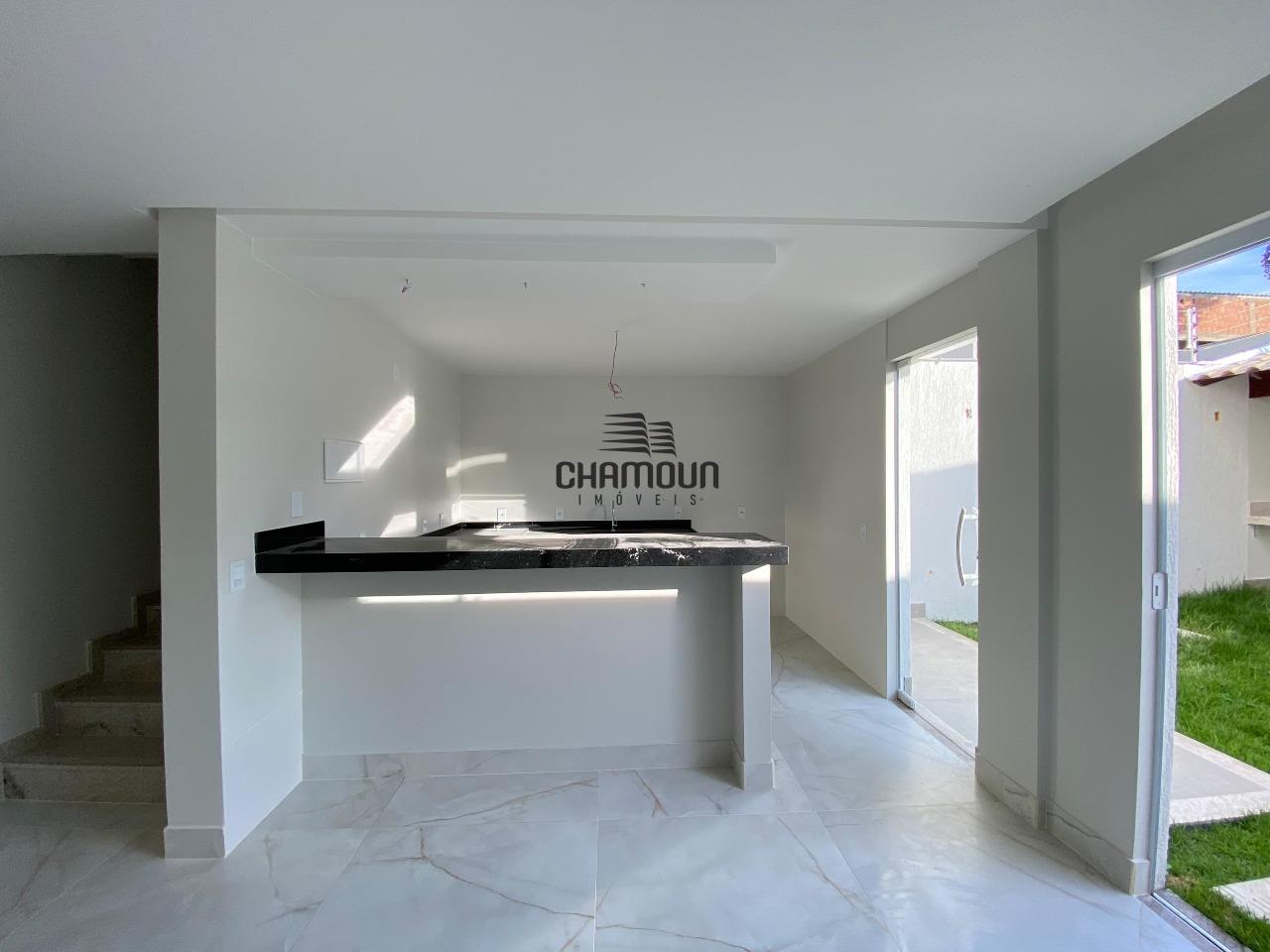 Casa à venda no Jardim Boa Vista: 3 quartos sendo 1 suite com closet e 2 vagas na garagem. 