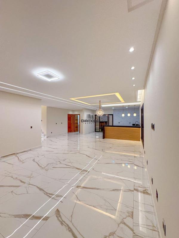 Casa em Condomínio à venda no Alphaville Jacuhy: 4 quartos espaçosos, todos suítes