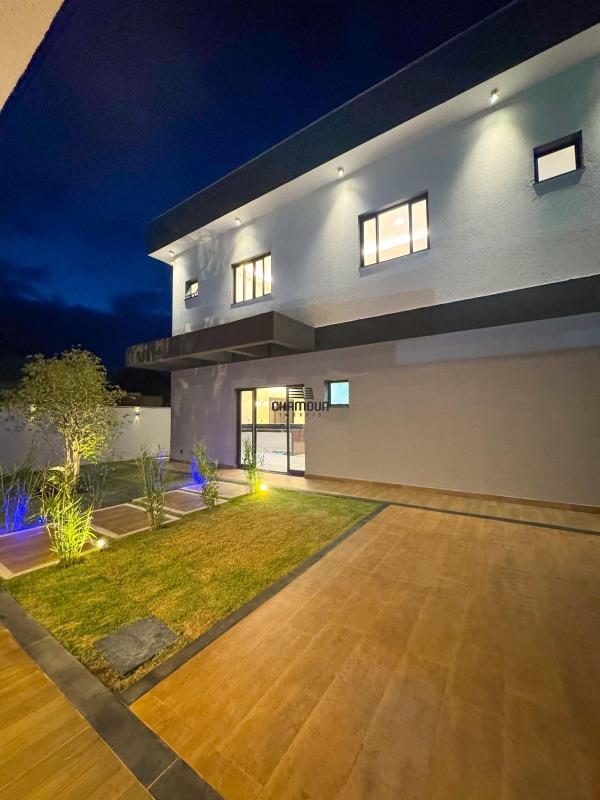 Casa em Condomínio à venda no Alphaville Jacuhy: 4 quartos espaçosos, todos suítes