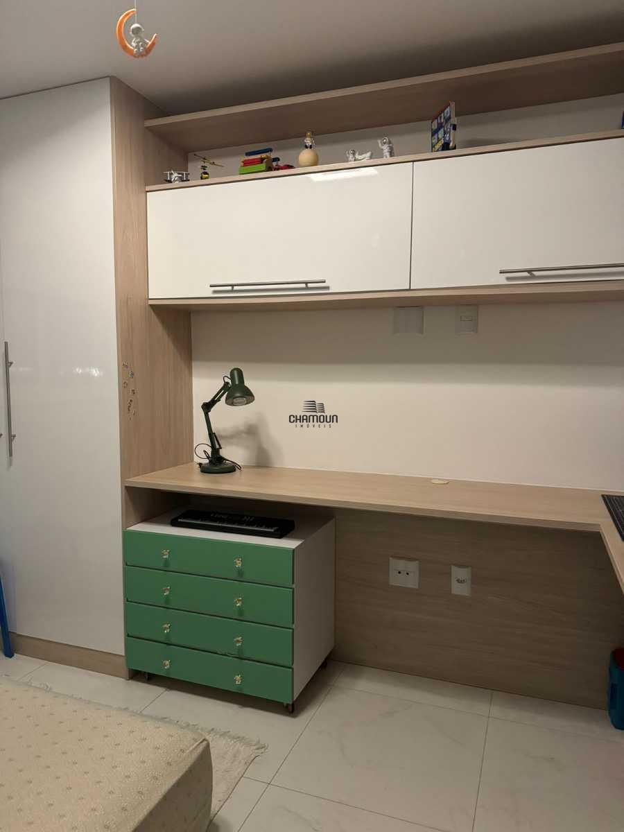 Apartamento à venda no Centro: Apartamento com Vista para o Mar em Localização Privilegiada!