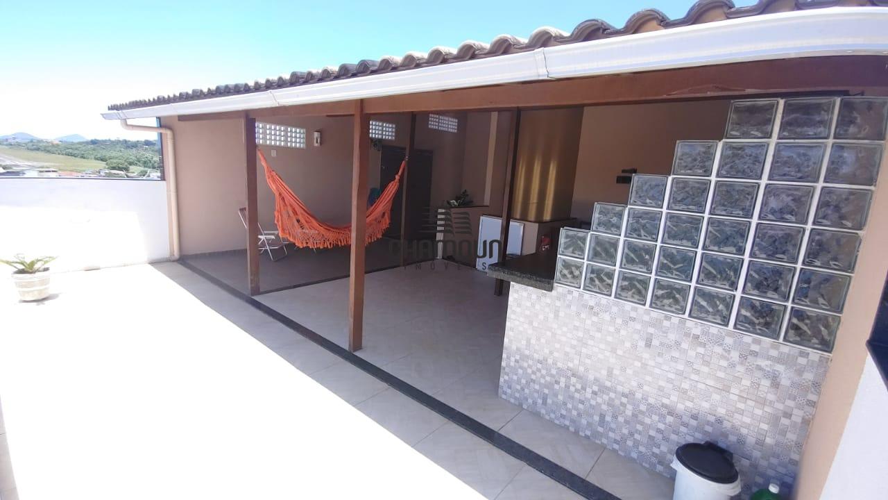 Casa à venda no Jardim Santa Rosa: Casa Triplex com 4 Quartos, Suíte e Sol da Manhã 1 Vaga de Garagem 