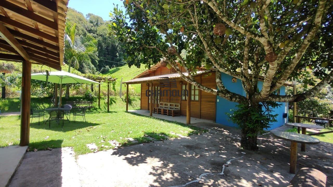 Casa à venda no Centro: Casa Linear, 02 quartos sendo 01 suite, Quintal, Lago, Poço Artesiano, Soído, Domingos Martins - ES