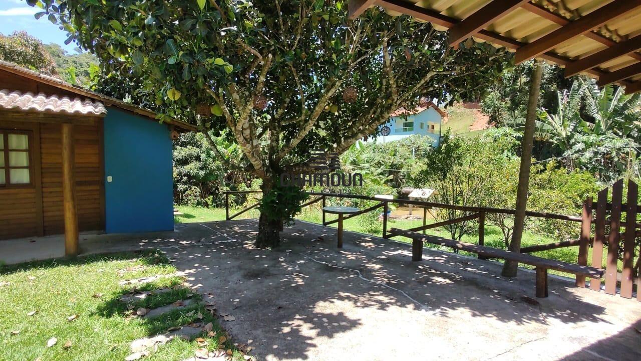 Casa à venda no Centro: Casa Linear, 02 quartos sendo 01 suite, Quintal, Lago, Poço Artesiano, Soído, Domingos Martins - ES