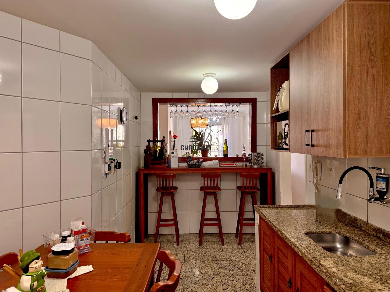 Apartamento à venda no Enseada Azul: 3 quartos 1 suíte 3 banheiros 2 vagas na Praia de Peracanga