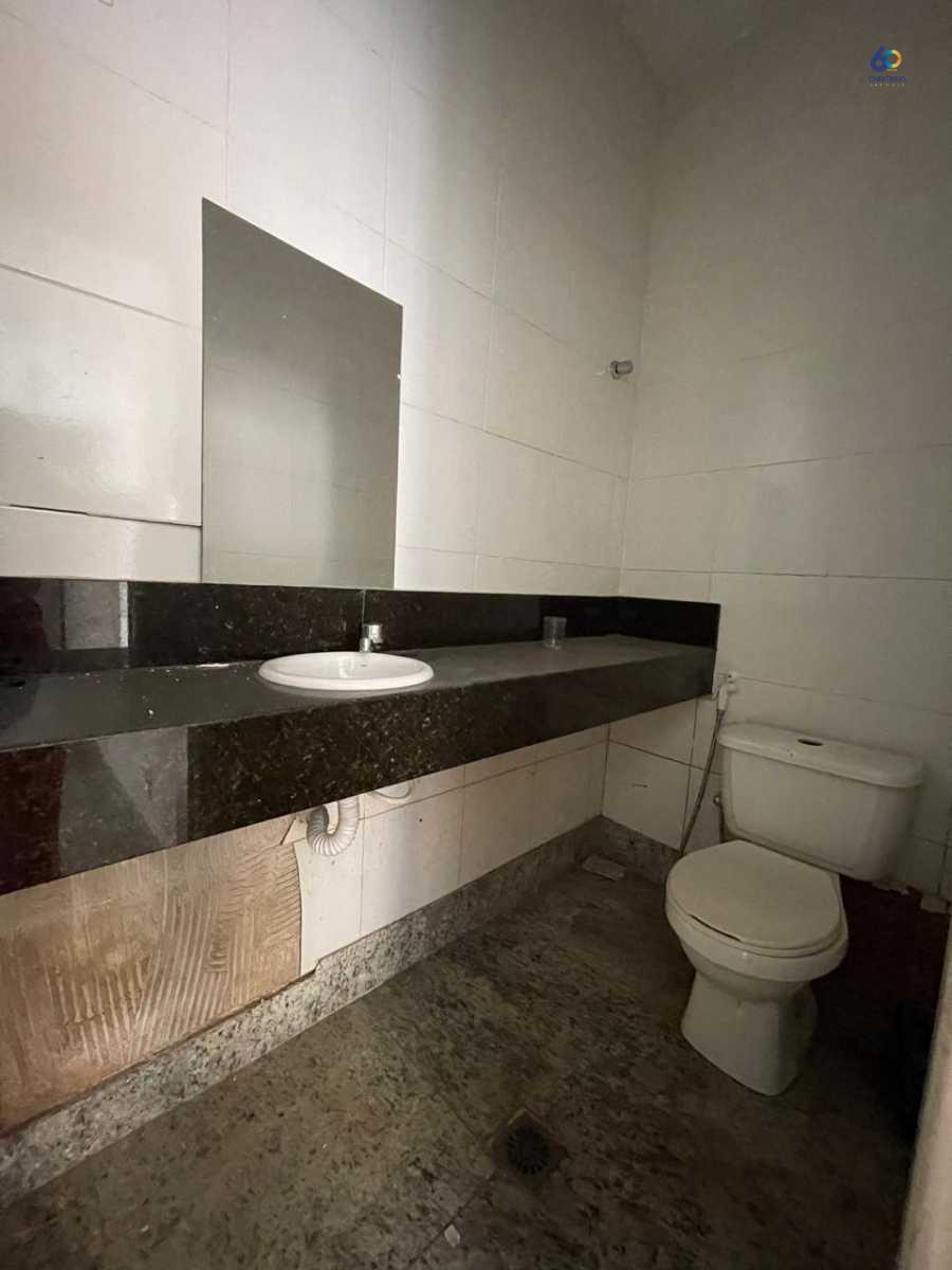 Prédio à venda no Ferroviários: 