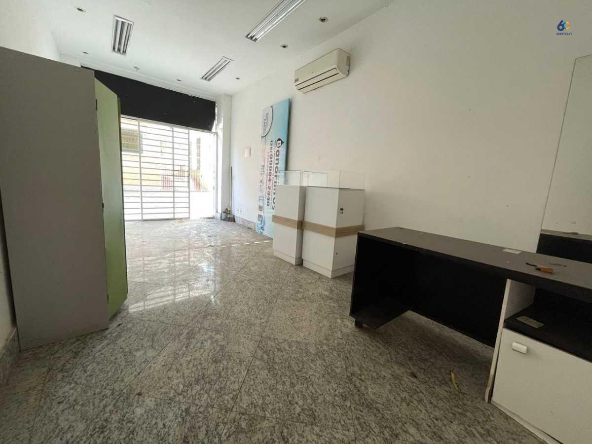 Prédio à venda no Ferroviários: 