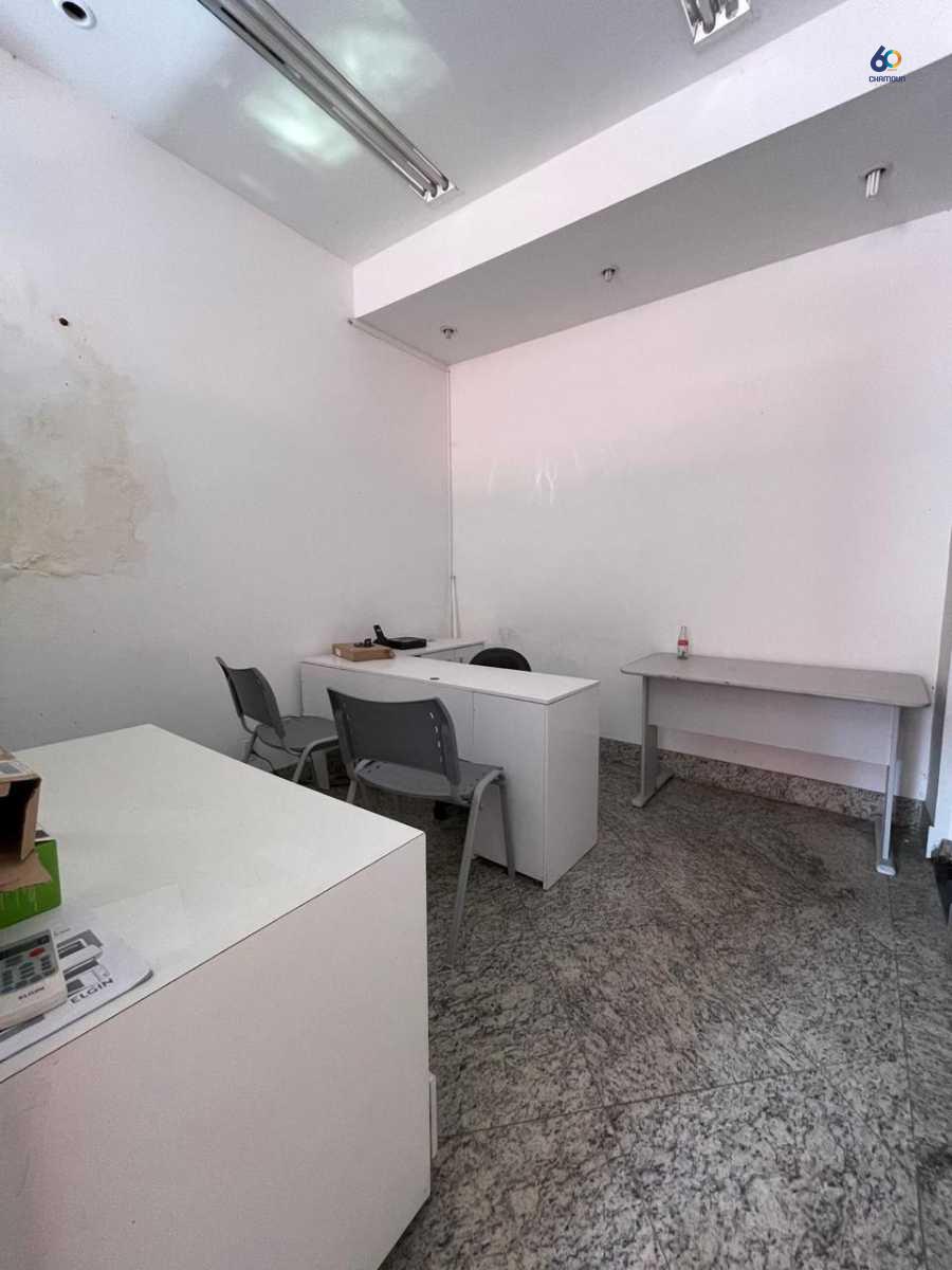 Prédio à venda no Ferroviários: 