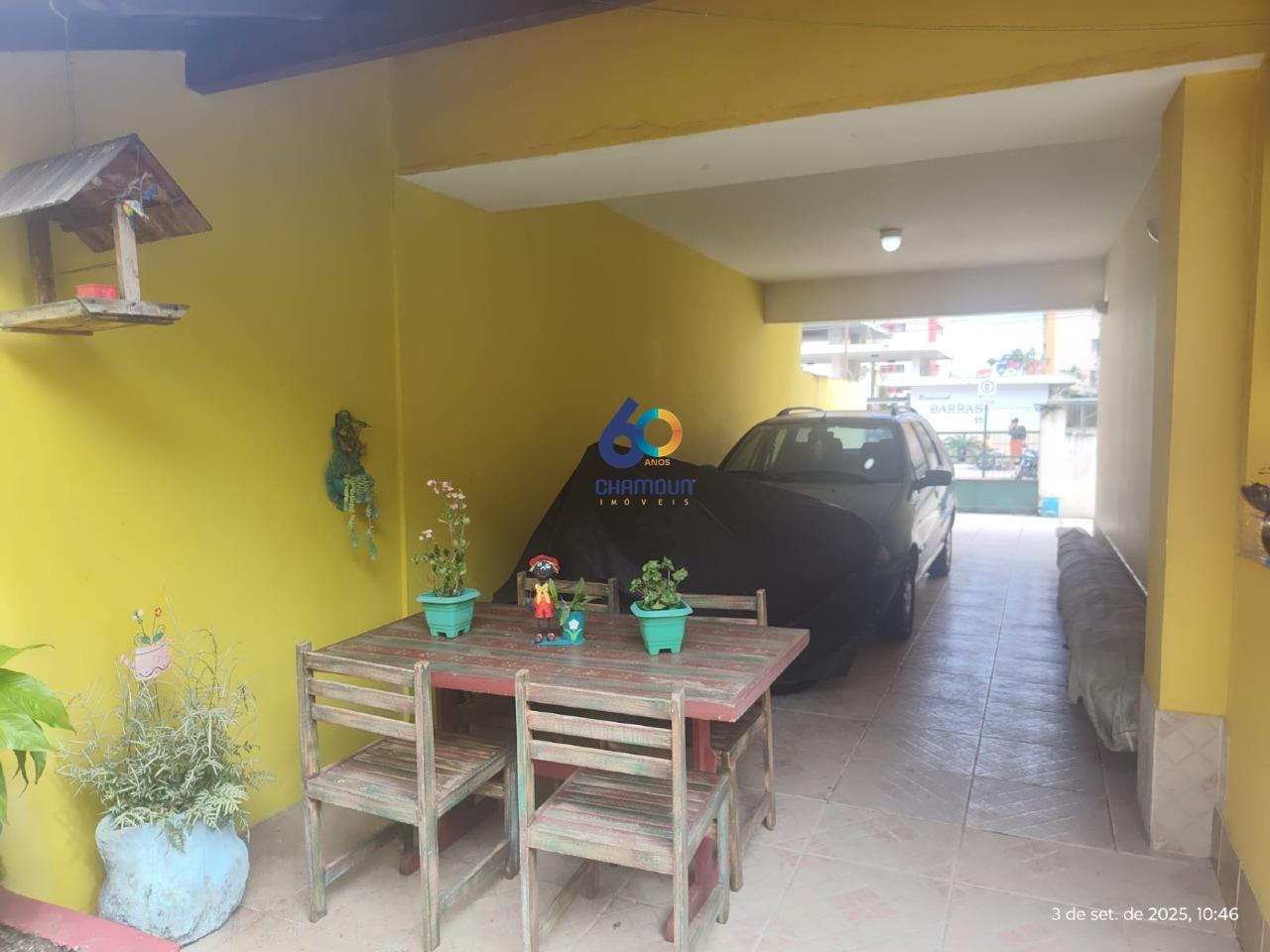 Casa à venda no Jardim Camburi: Garagem