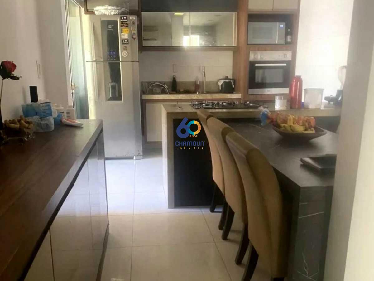 Casa à venda no Itapuã: Casa ampla   kitnet em Itapuã 