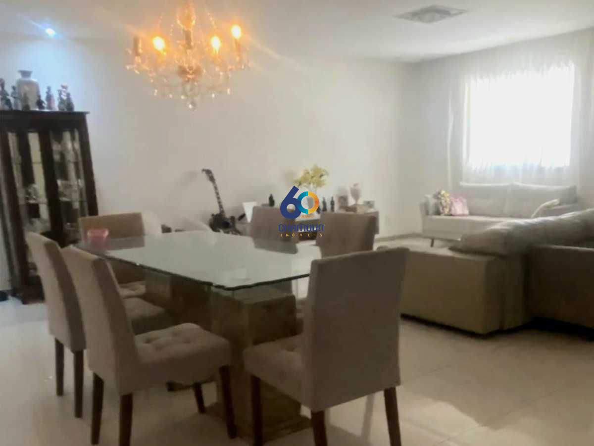 Casa à venda no Itapuã: Casa ampla   kitnet em Itapuã 