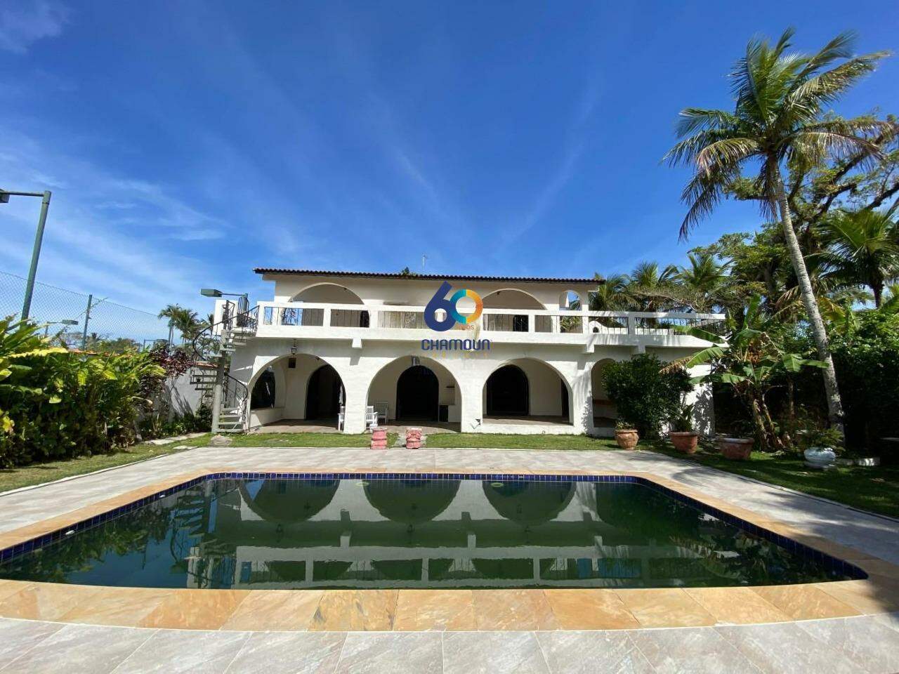 Casa à venda no Balneário Praia do Pernambuco: Mansão Exclusiva à Venda – Praia de Pernambuco, Guarujá/SP