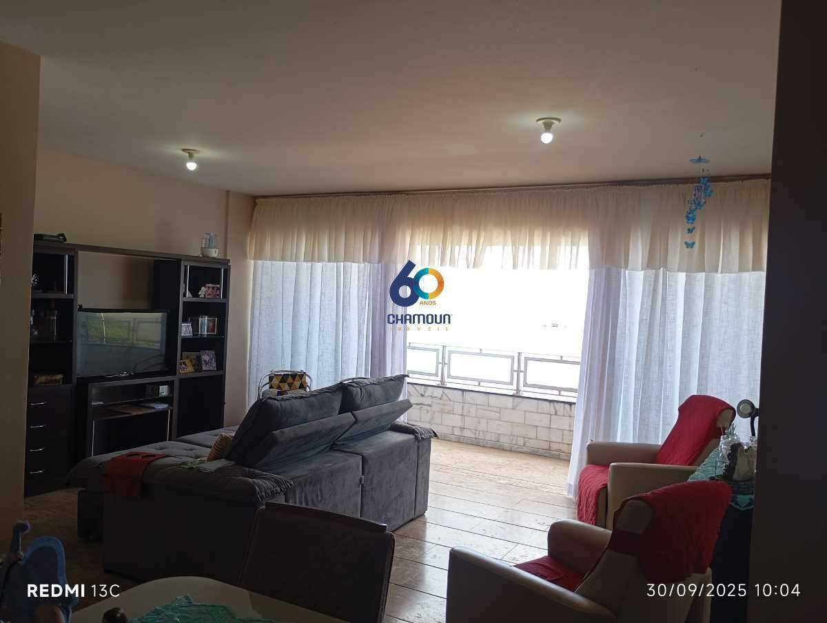 Apartamento à venda no Praia do Morro: Apartamento Frente para o Mar, sala com 2 ambientes com varanda, 3 quartos sendo um suíte na Praia do Morro
