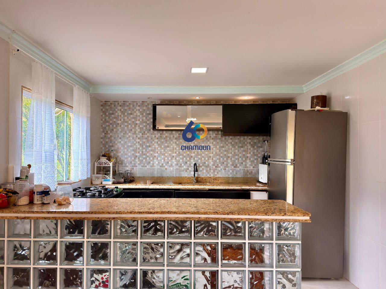 Casa à venda no Rio Calçado: Casa Estrada do Rio Calçado 3 quartos 1 suíte 3 banheiros e 6 vagas 