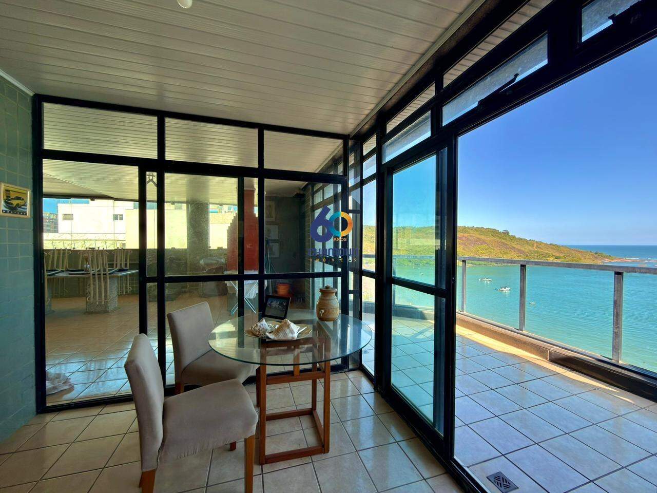 Cobertura à venda no Praia do Morro: Cobertura Frente Mar em Guarapari – 271 m², 4 Dormitórios, 2 Suítes, Mobiliada