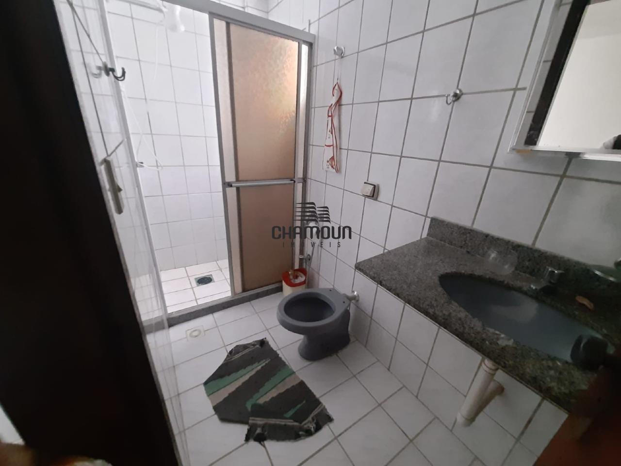 Cobertura à venda no Praia do Morro: * 4 quartos, sendo 2 suítes; * Área para churrasco; * Sala de TV e jantar; * Banheiro social; * Cozinha  * 2 vagas de garagem;