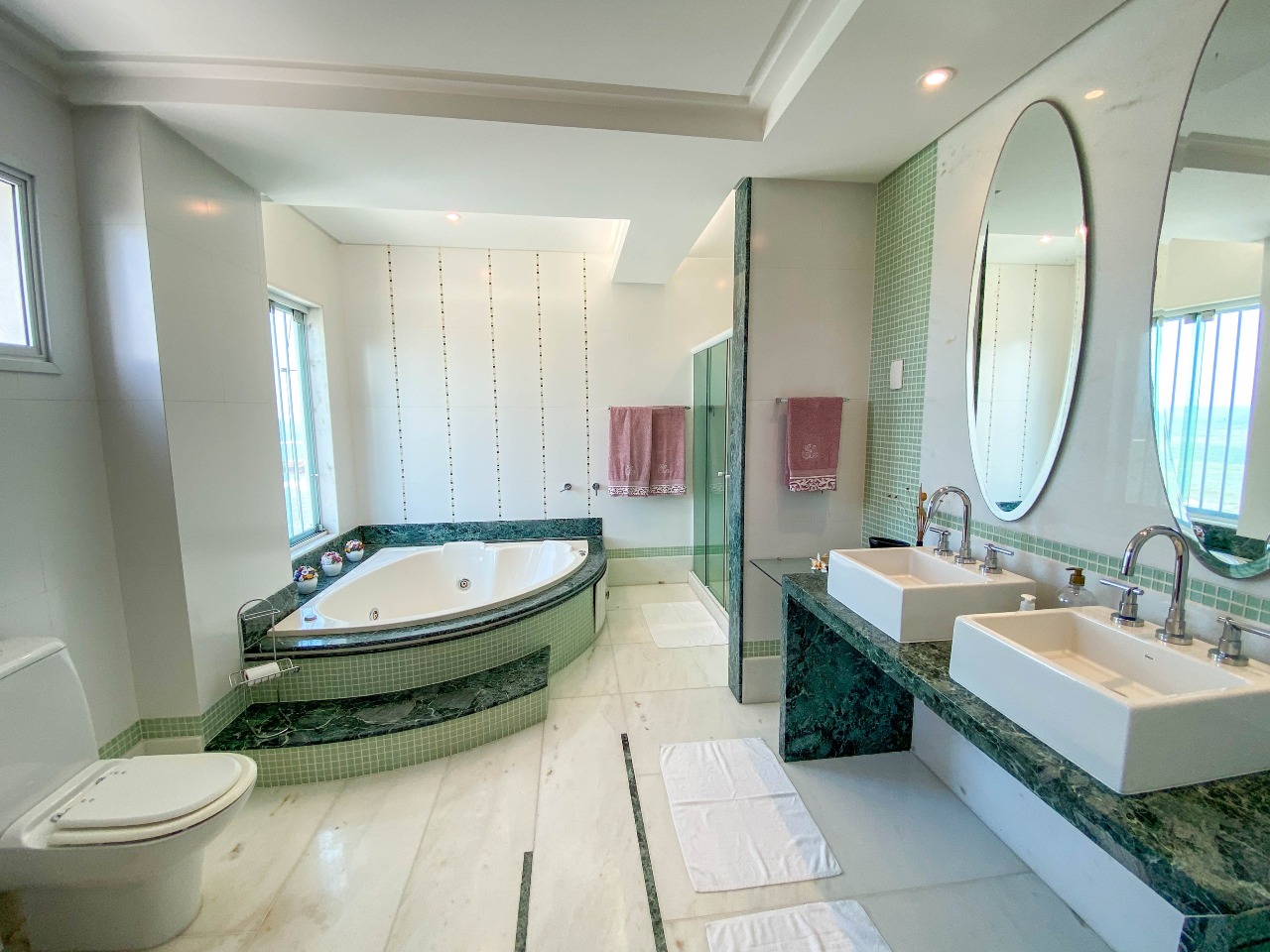 Cobertura à venda no Centro: CORBETUA A VENDA NO CENTRO 4 SUITE