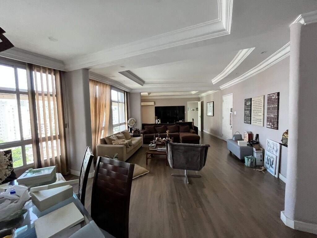 Apartamento à venda no Ponta da Praia: 