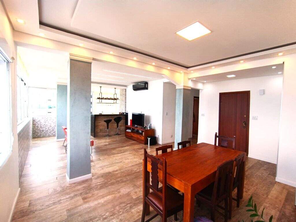 Apartamento à venda no Embaré: 