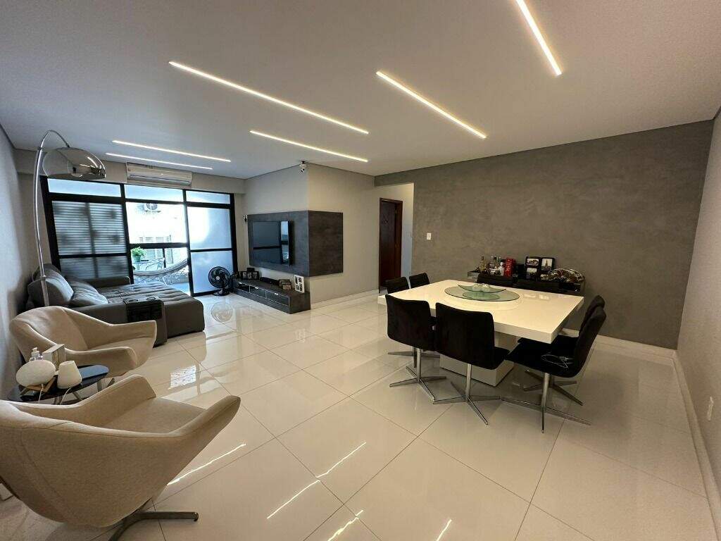 Apartamento à venda no Ponta da Praia: 