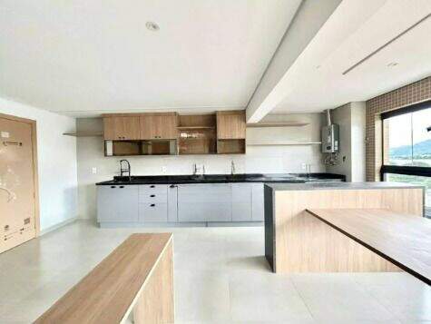 Apartamento à venda no Ponta da Praia: 