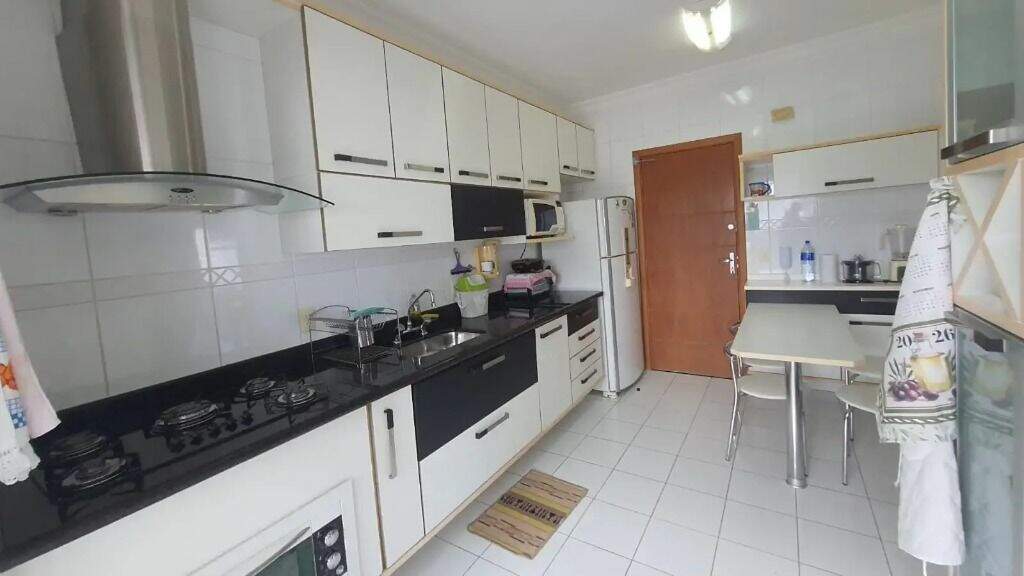 Apartamento à venda no Embaré: 