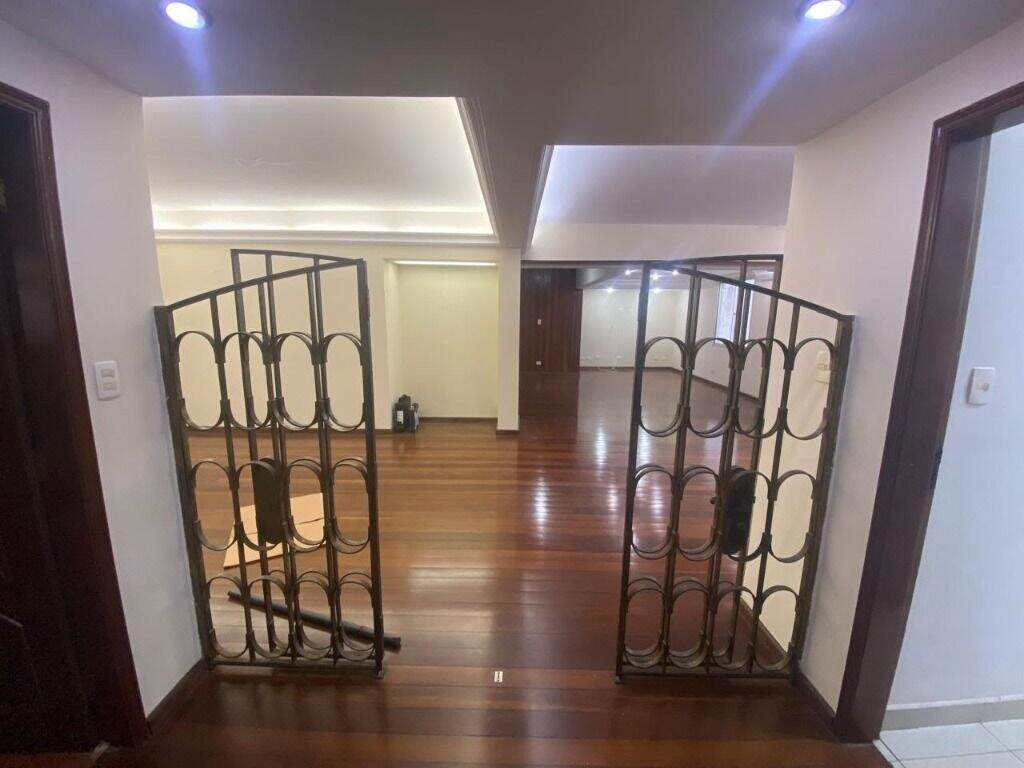 Apartamento Triplex à venda no Ponta da Praia: 