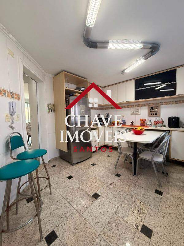 Casa à venda no Embaré: 