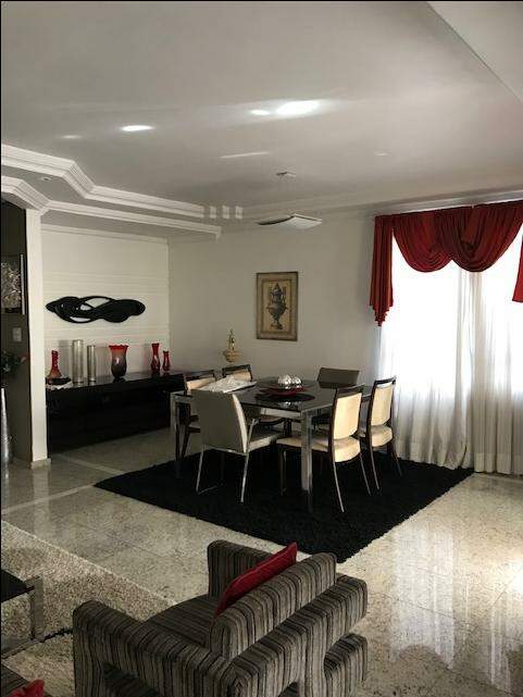 Casa à venda no Embaré: 