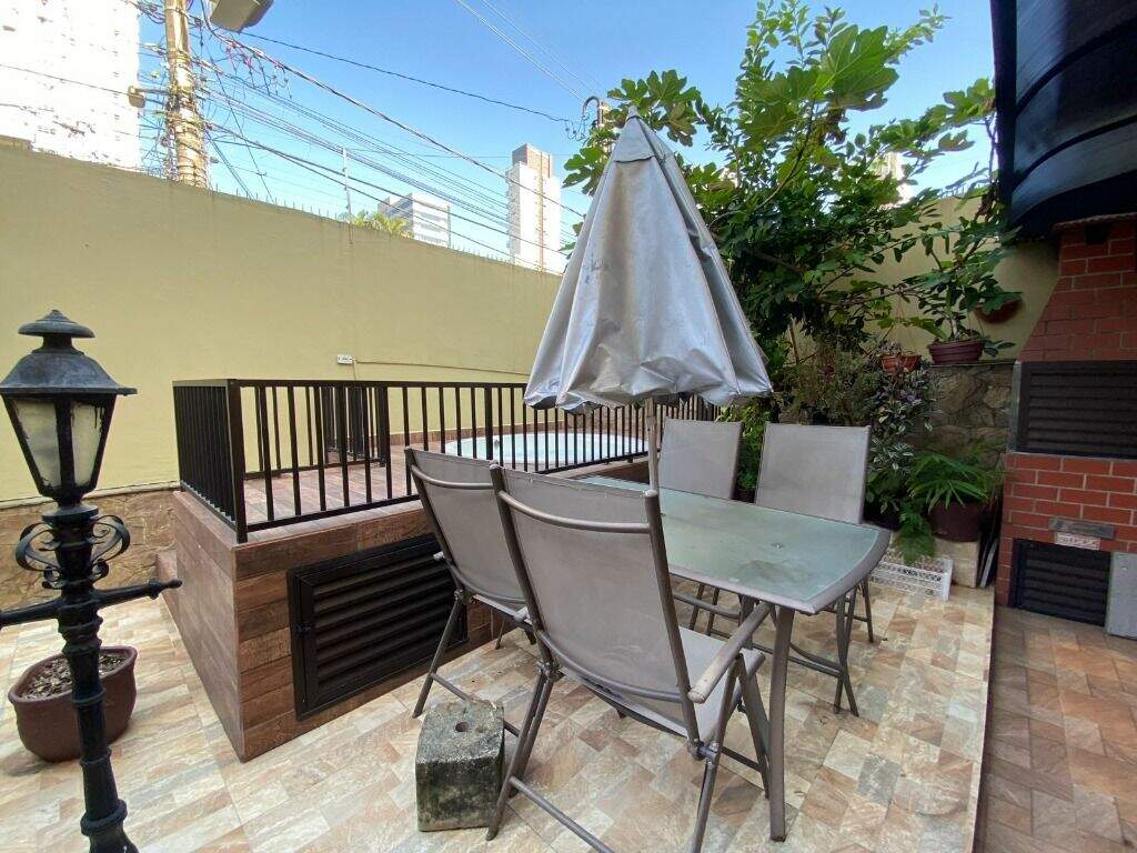 Casa à venda no Embaré: 