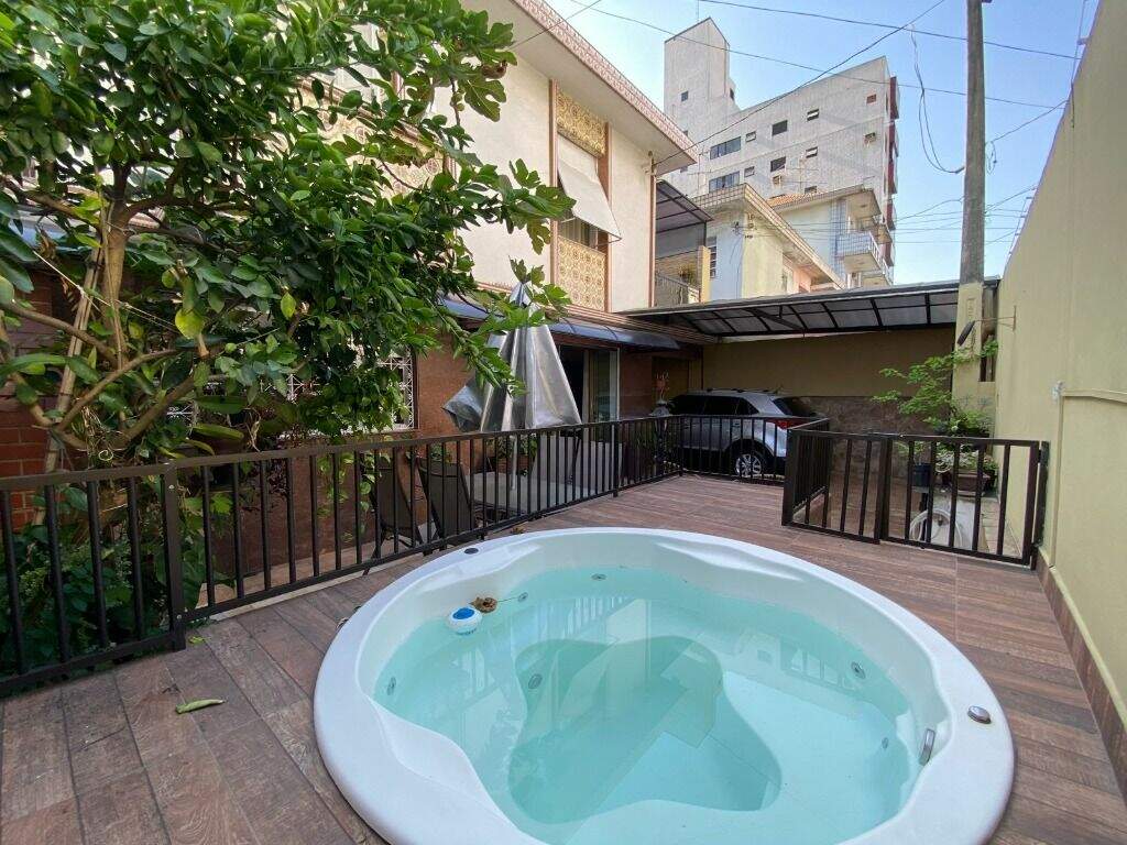 Casa à venda no Embaré: 