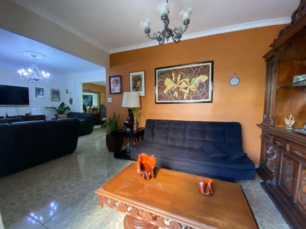 Casa à venda no Embaré: 
