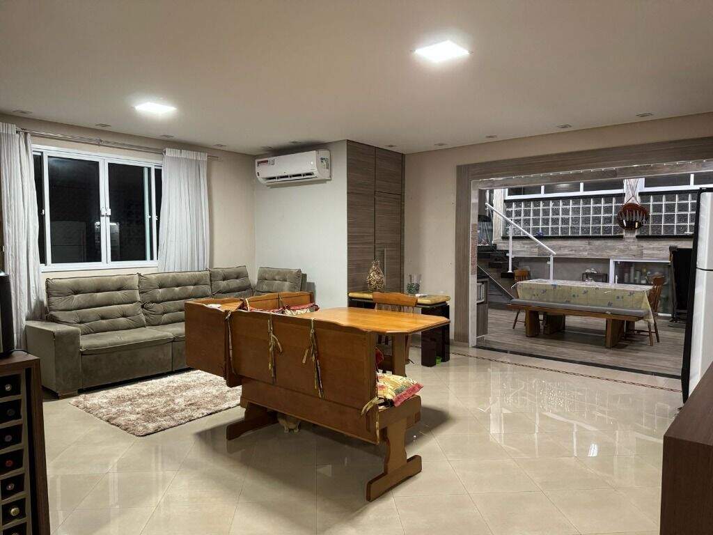 Casa à venda no Embaré: 