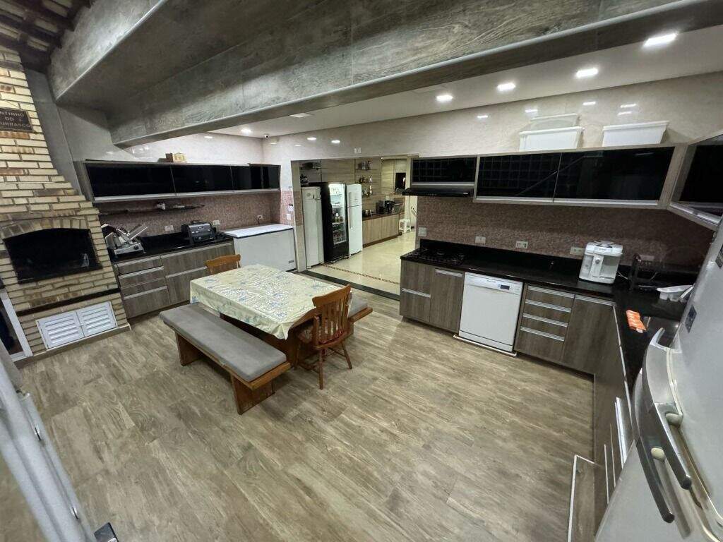 Casa à venda no Embaré: 