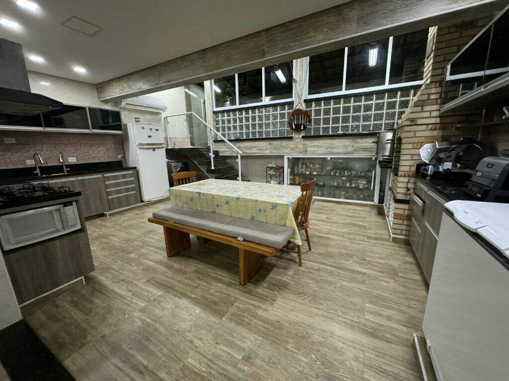 Casa à venda no Embaré: 