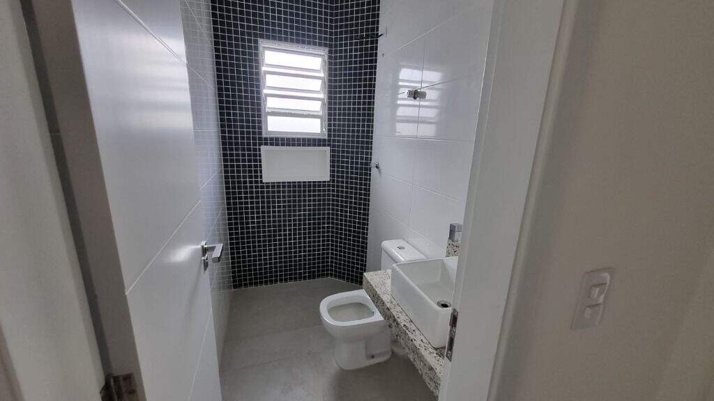 Casa à venda no Embaré: 
