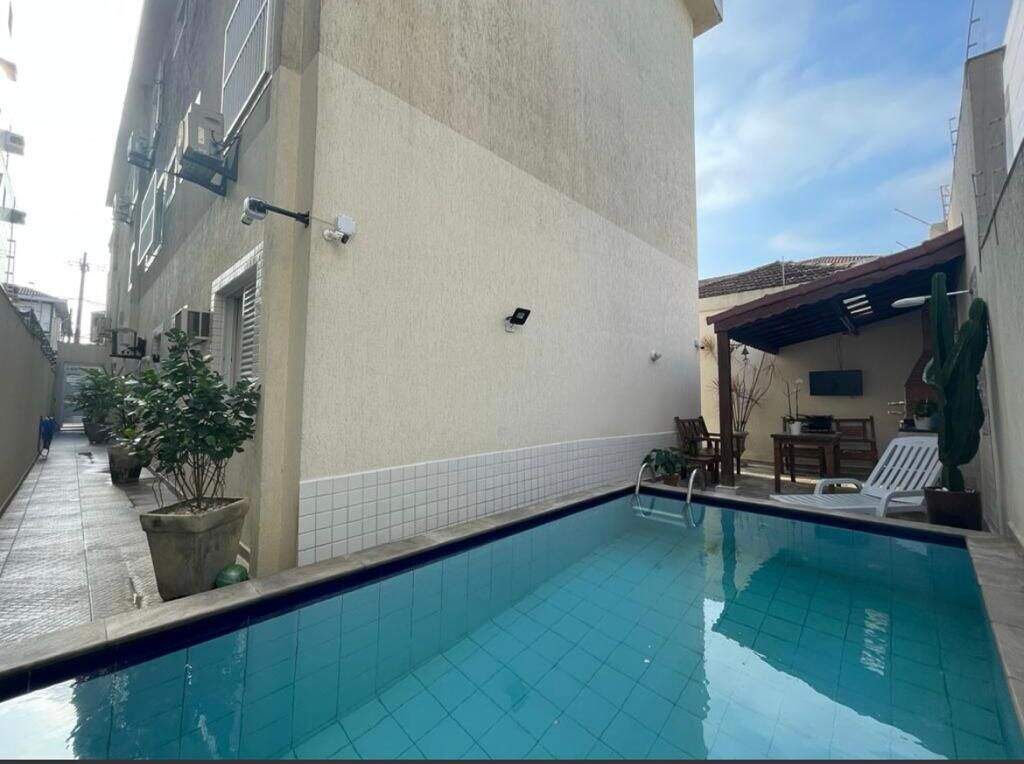 Casa à venda no Embaré: 
