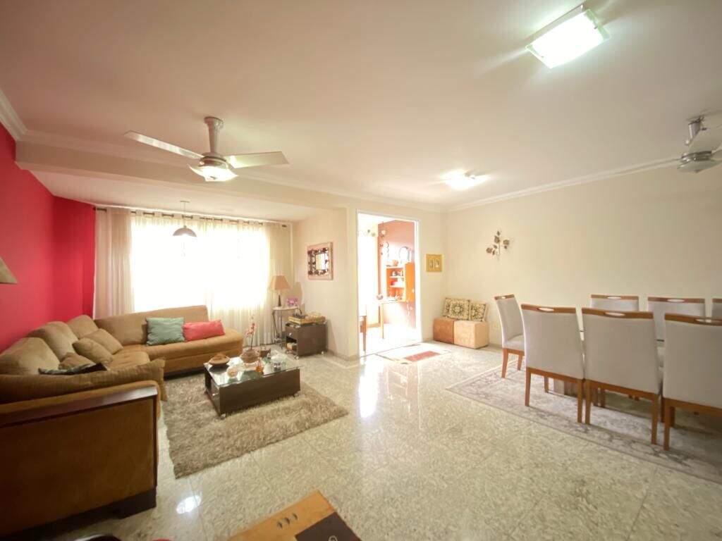 Casa à venda no Embaré: 