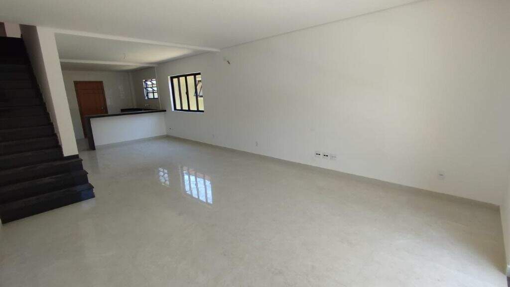 Casa à venda no Embaré: 