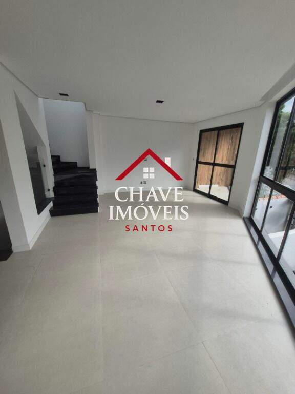 Casa à venda no Embaré: 