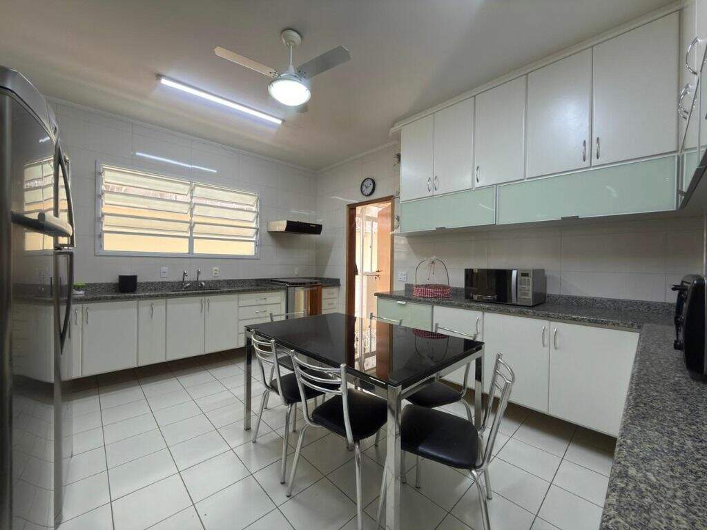 Casa à venda no Embaré: 