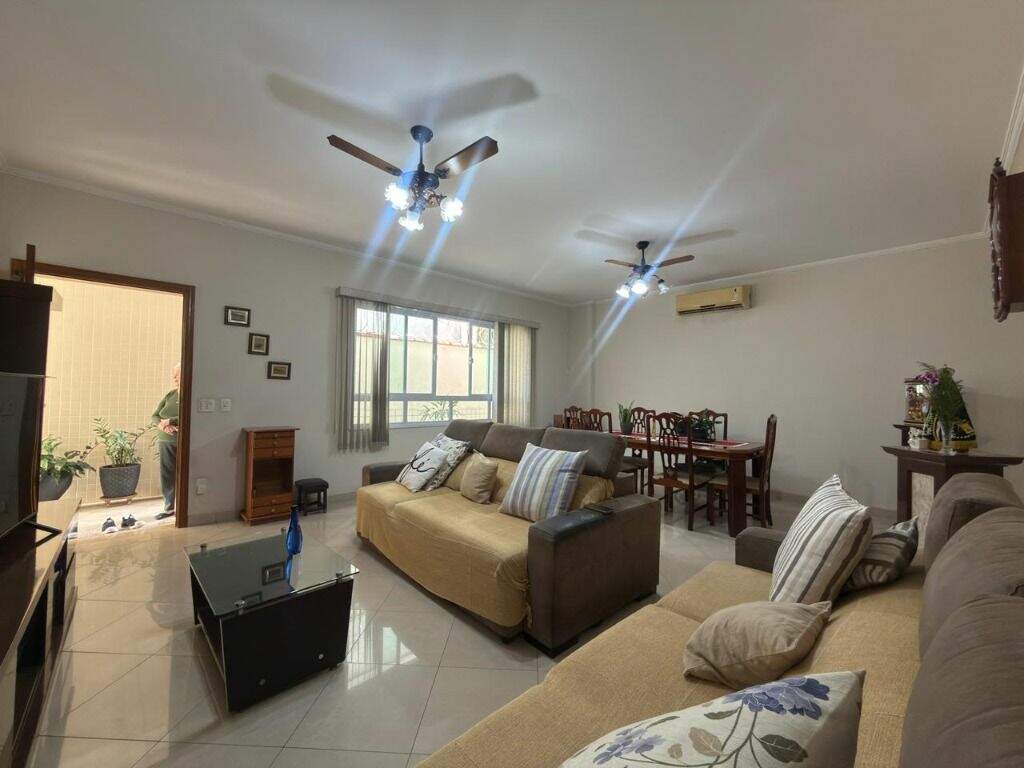Casa à venda no Embaré: 
