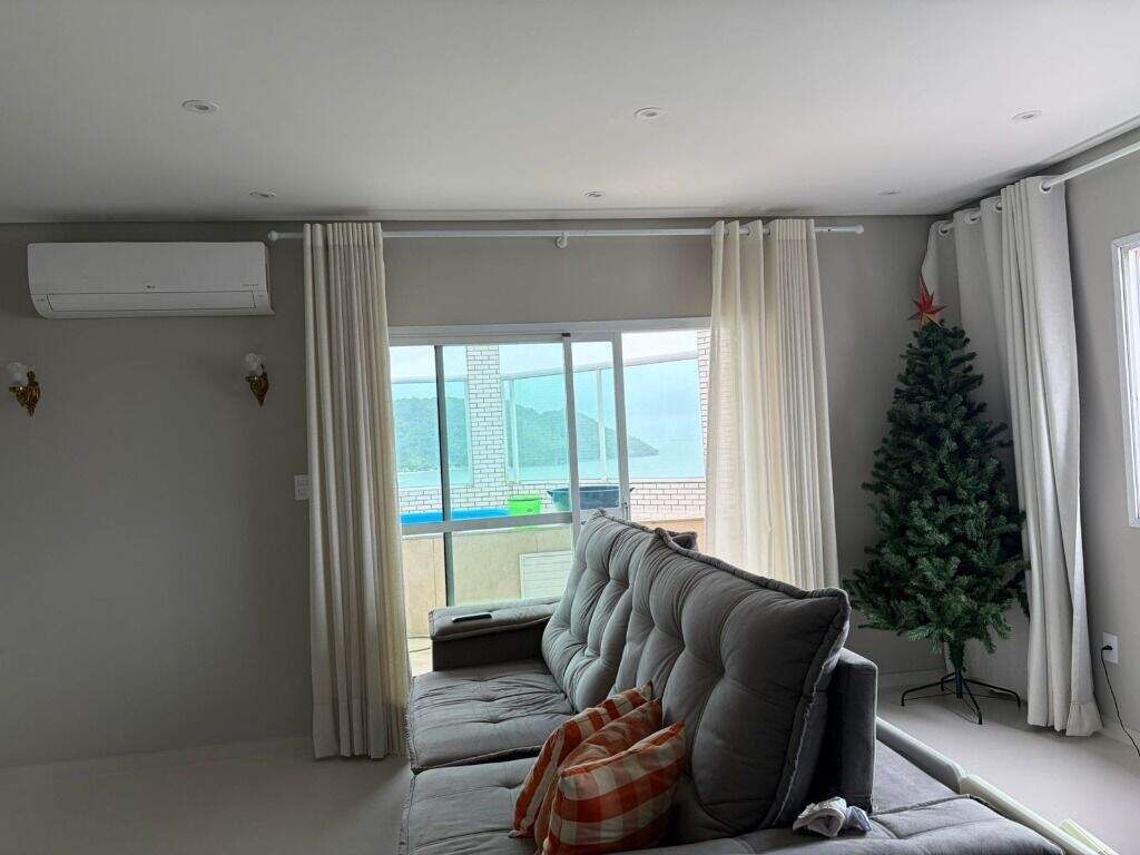 Cobertura à venda no Ponta da Praia: 