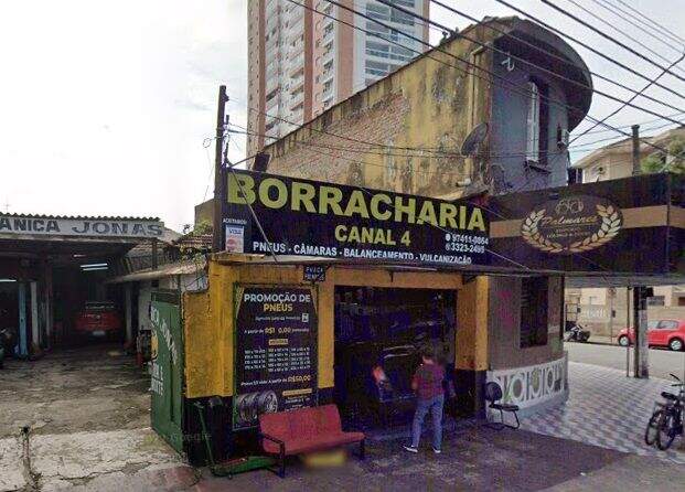 Prédio à venda no Macuco: 