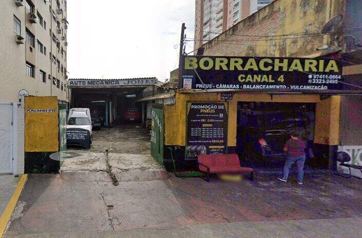 Prédio à venda no Macuco: 