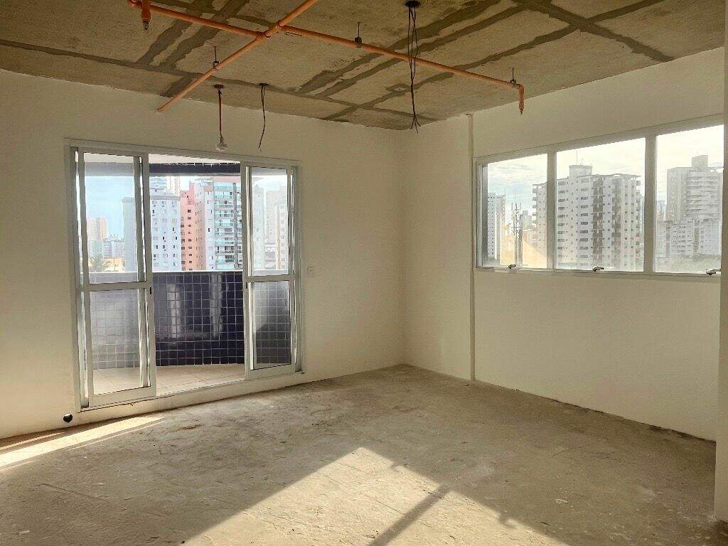 Sala à venda no Ponta da Praia: 