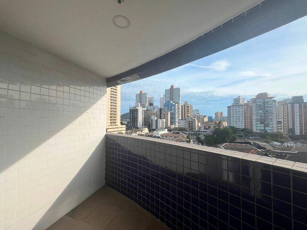 Sala à venda no Ponta da Praia: 